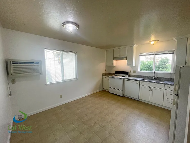16800 Barnell Ave #14 — Photo 15