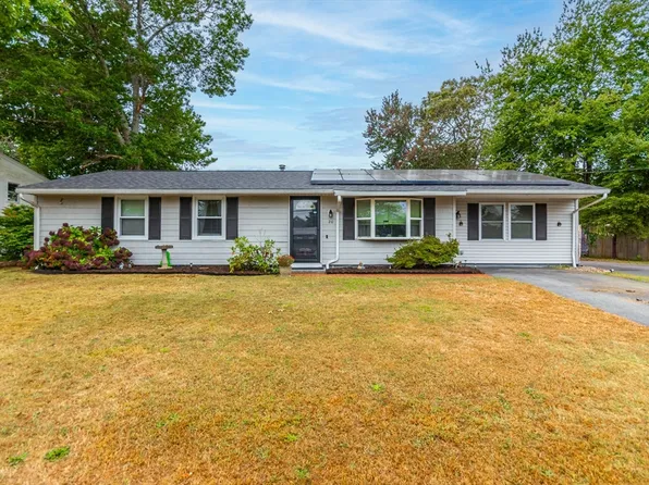 20 Camardo Dr, Wareham, MA 02571