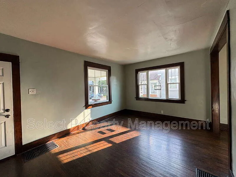 2 bed, 1.5 bath, 996 sqft, $1,249 — Photo 3