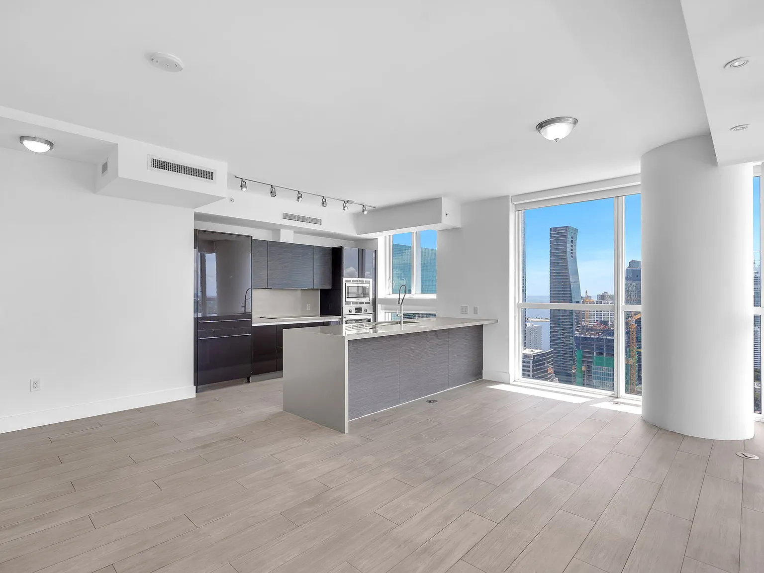 2 bed, 1134 sqft, $5,999 — Photo 4