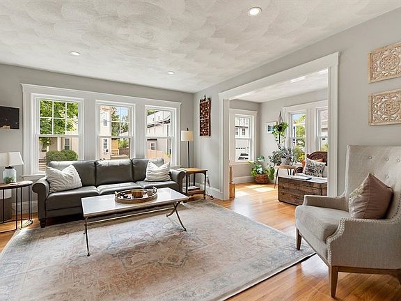 2nd image of 36 Ashland St #36