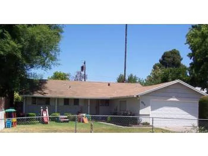 2211 63rd Ave photo 1