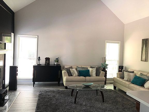 4th image of 2404 Southwick Dr