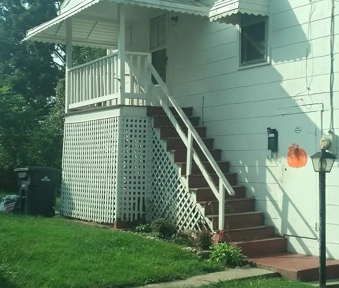 313 Noble Ave NE — Photo 1