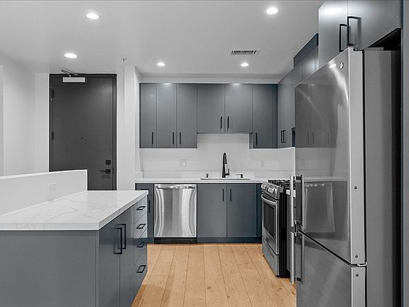 2nd image of 3400 W Sunset Blvd #208