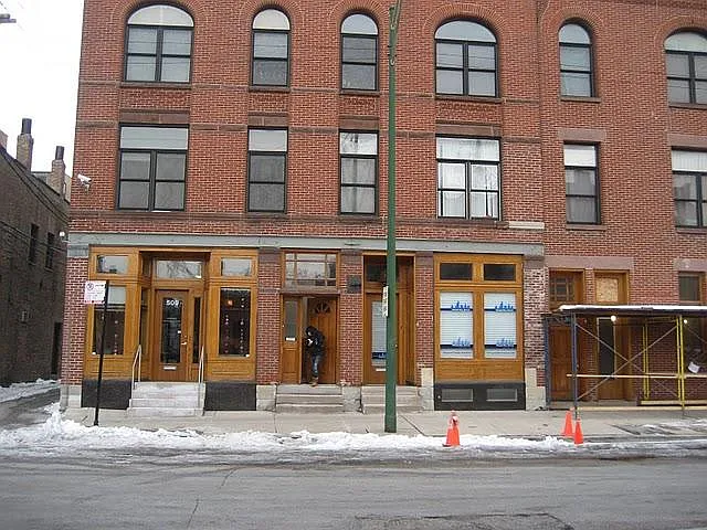 2 bed, 920 sqft, $2,565 — Photo 2