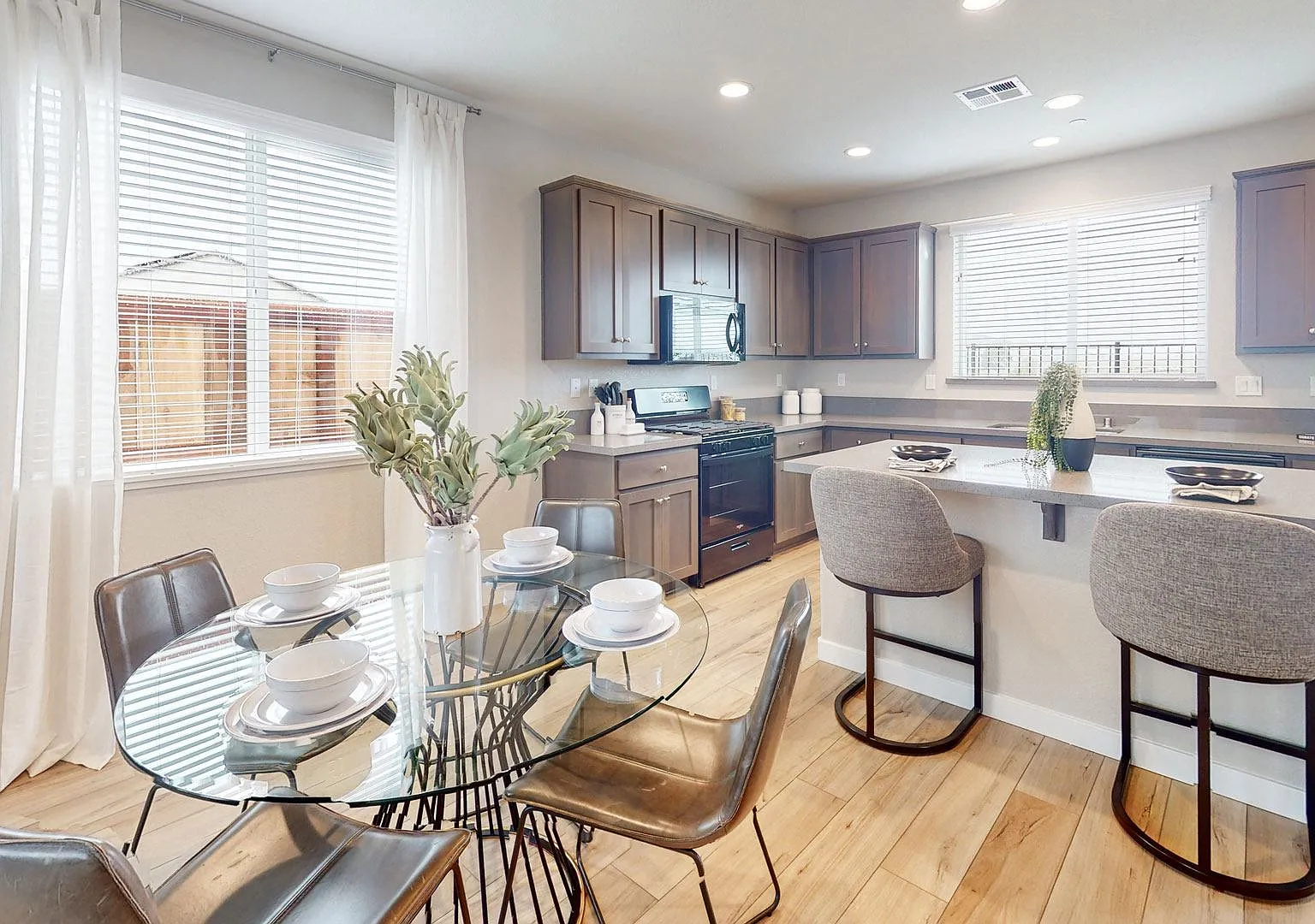 1595 Abundance Way — Photo 3