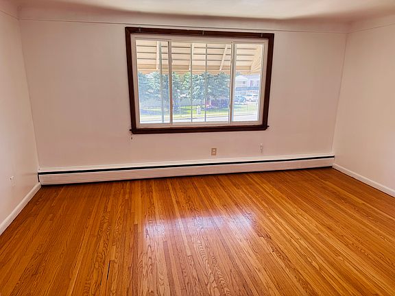 5th image of 3374 Genesee St Floor 2