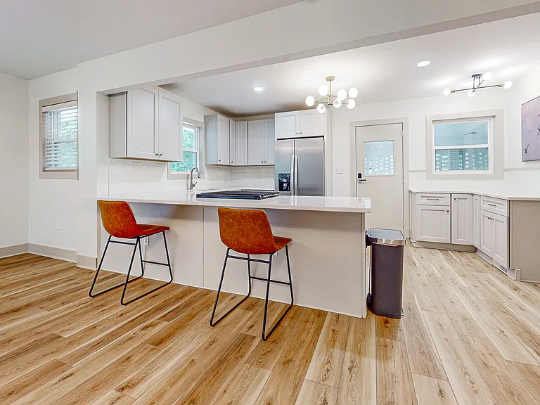 492 Harlan Rd SW — Photo 1