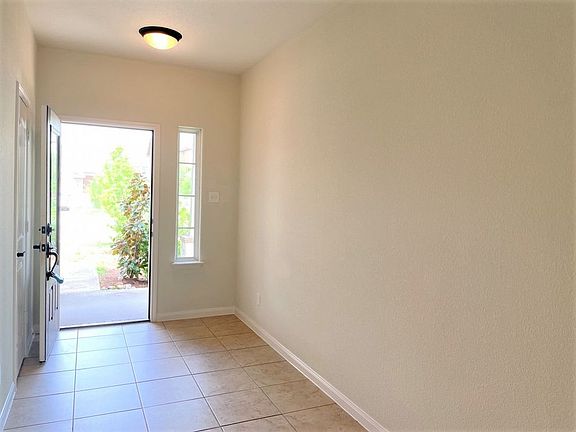 4th image of 1697 Breanna Ln