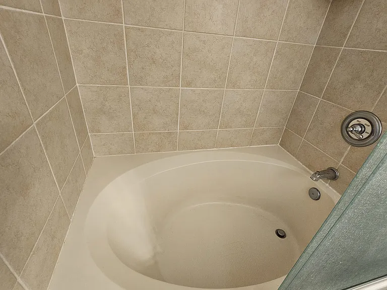 125 Plum St #B — Photo 24