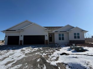 W157 Meadowridge Trl, Kaukauna, WI 54130