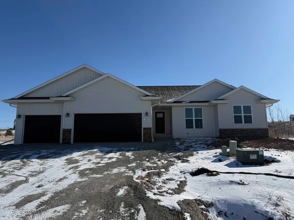 W157 Meadowridge Trl, Kaukauna, WI 54130