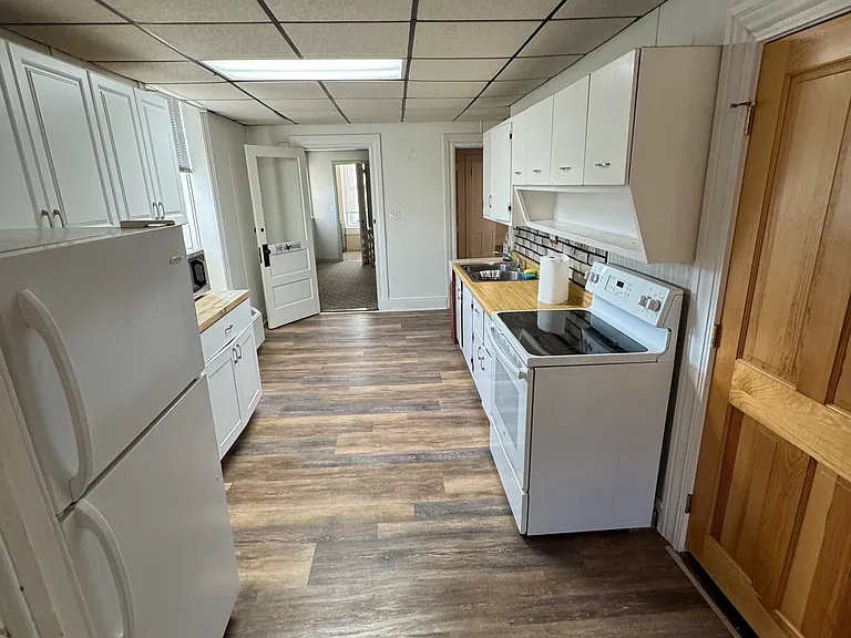 701 S Railroad St #5 — Photo 5