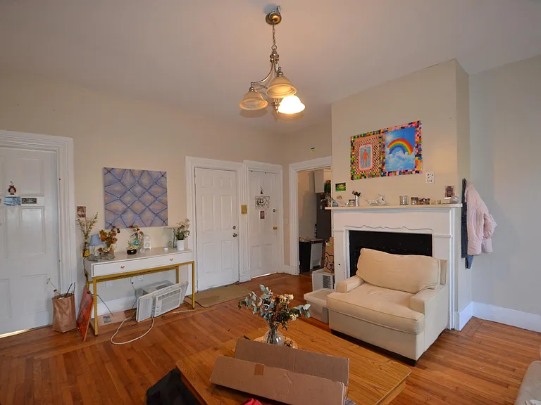 40 Bowen St #2 — Photo 5