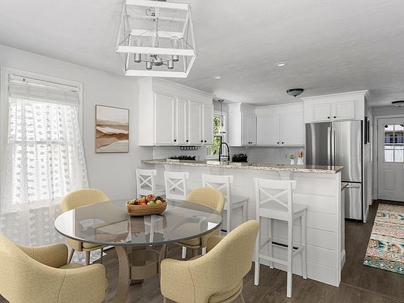 2nd image of 132 Lake Dr