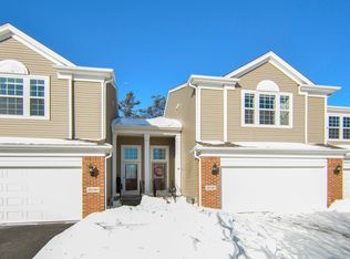 10S402 Carrington Cir, Burr Ridge, IL 60527