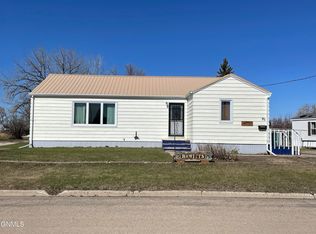 83 16th Ave N, Carrington, ND 58421