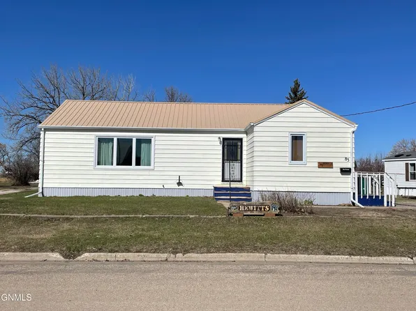 83 16th Ave N, Carrington, ND 58421