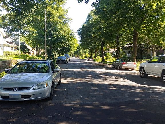 5th image of 2925 40th Ave S