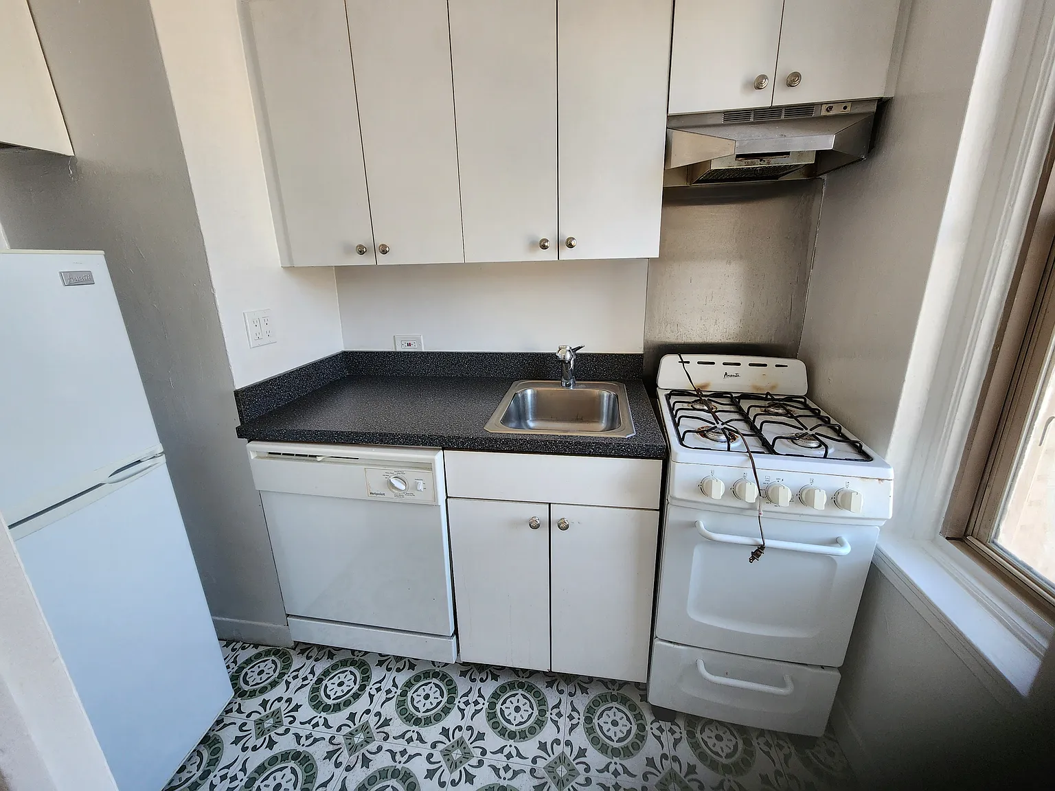 299 West 12th Street — Photo 4