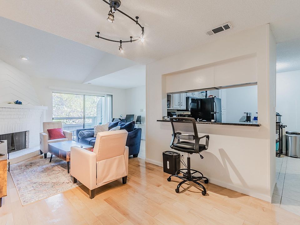 Spacious Living area