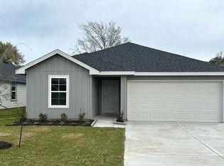 240 China Grove Ln, China, TX 77613