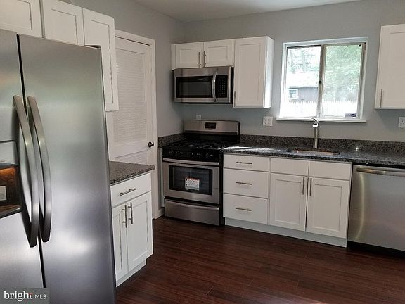5th image of 56 Yarrow St