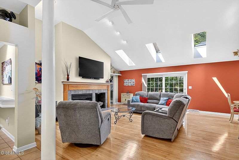 4th image of 34 W Skyview Drive