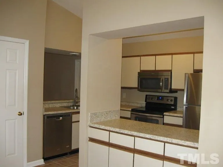 6111 Sunpointe Dr #201 — Photo 14