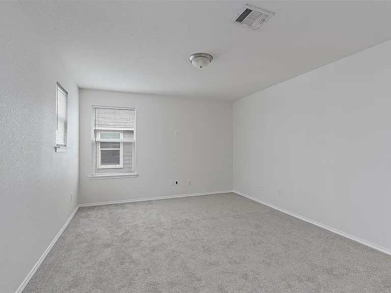 305 Los Cobos Ln — Photo 13