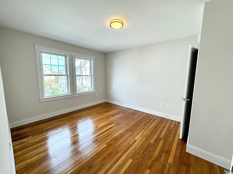 72 Belden St #2L — Photo 3