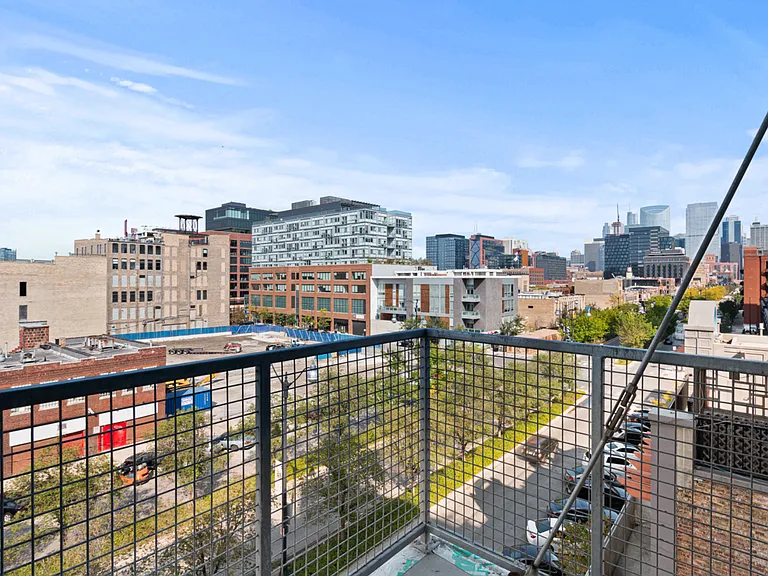 1125 W Randolph St #501 — Photo 8