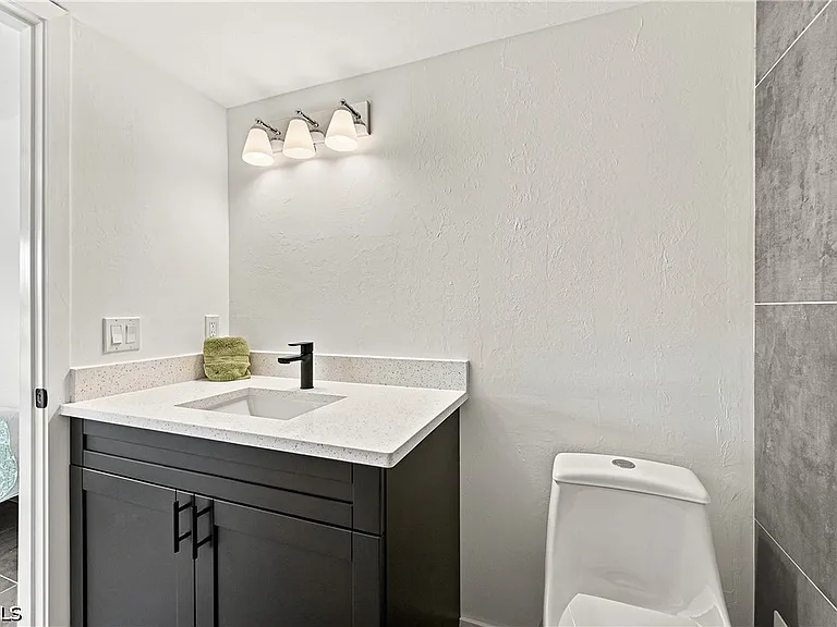 16881 Davis Rd #313 — Photo 14