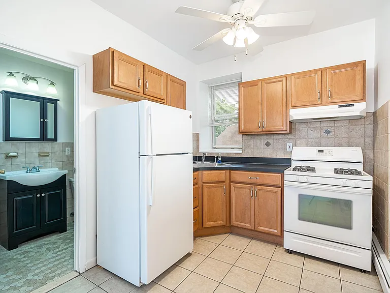 314 Paterson Plank Rd #3B — Photo 9