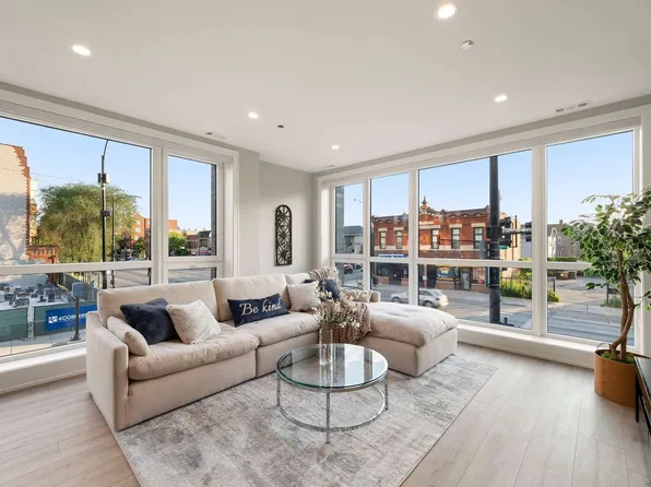 2344 W Polk St, Chicago, IL