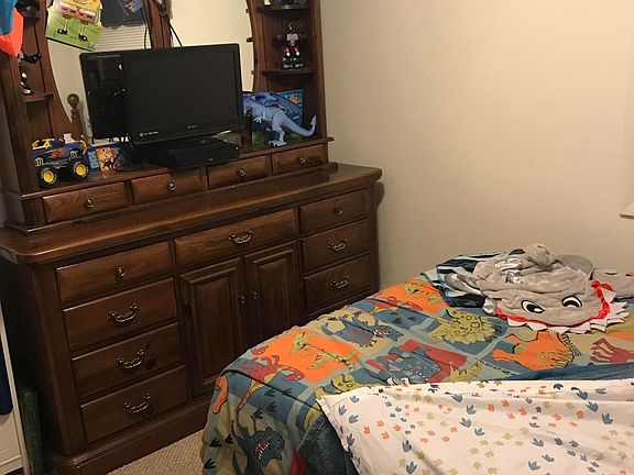 5th image of 17 Village Ct Unit 17