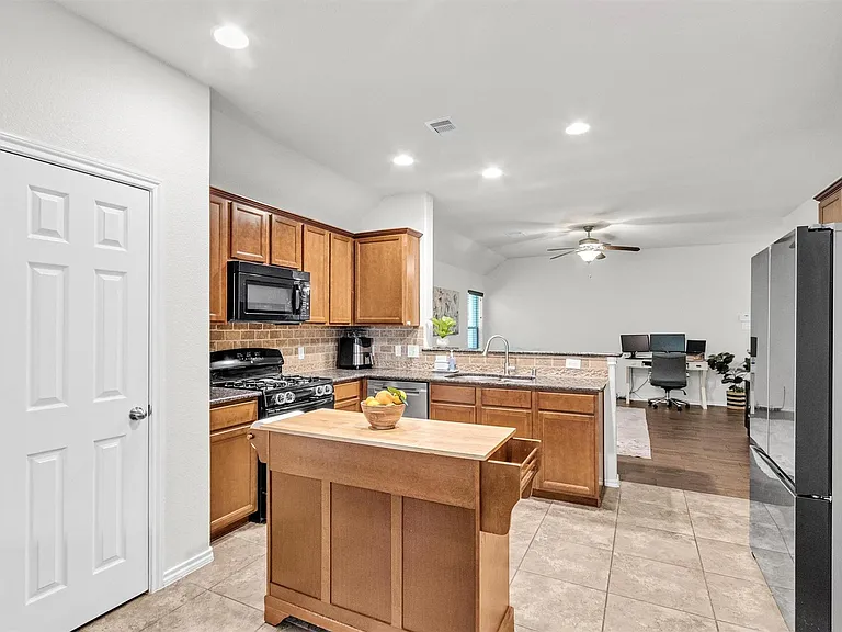 1700 Fall Forest Ct — Photo 15