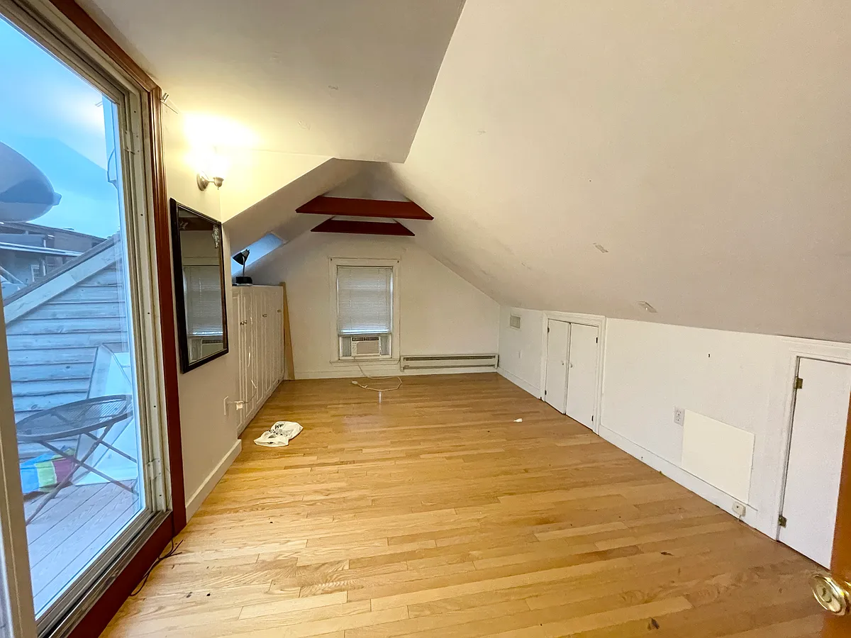 Building Photo - 1568 Tremont St #3