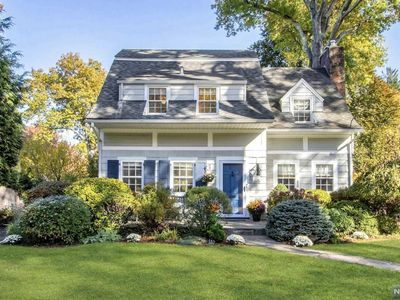 70 Gilbert Rd, Ho Ho Kus, NJ, 07423