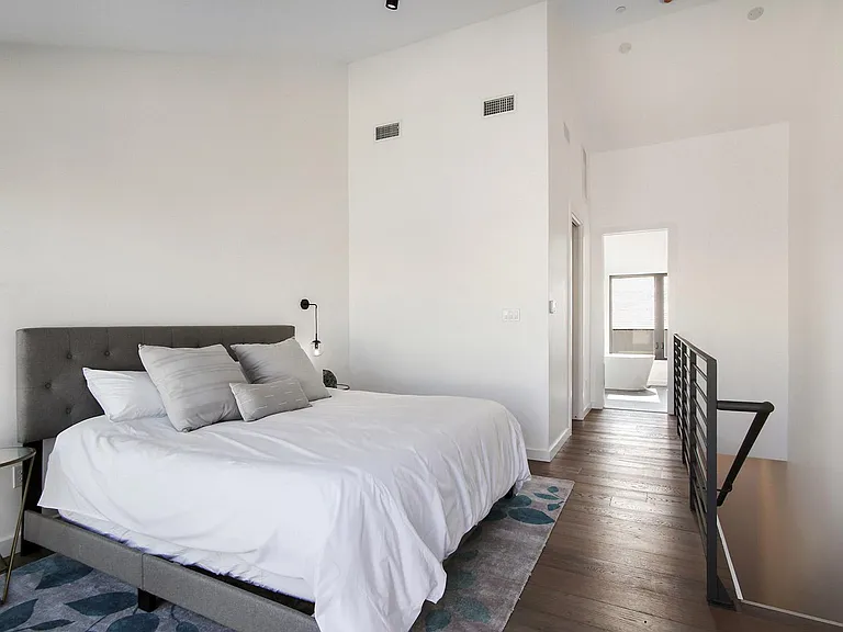 618 N Rampart St #201 — Photo 12