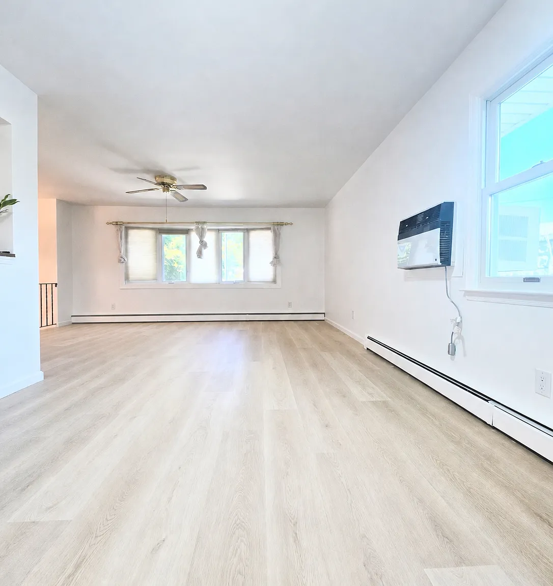 3 bed, 1100 sqft, $3,350 — Photo 3