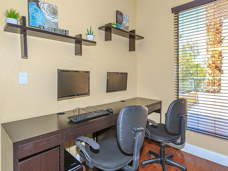 Ladera Apartments — Photo 12