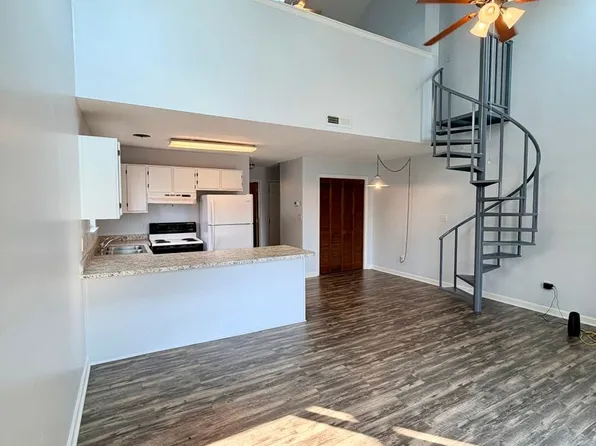 1880 Colony Dr APT 10B, Surfside Beach, SC 29575