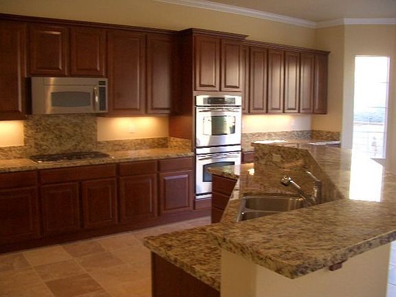 Gourmet kitchen with Granite Counter and Stainless appliances
