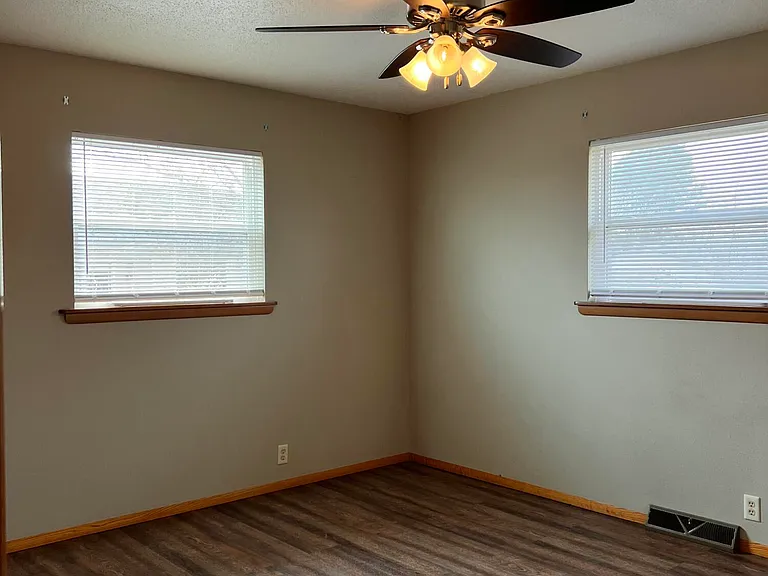 2438 S Texas Ave — Photo 10