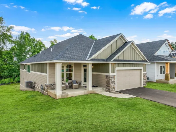 17812 Ellsworth Dr, Lakeville, MN 55044