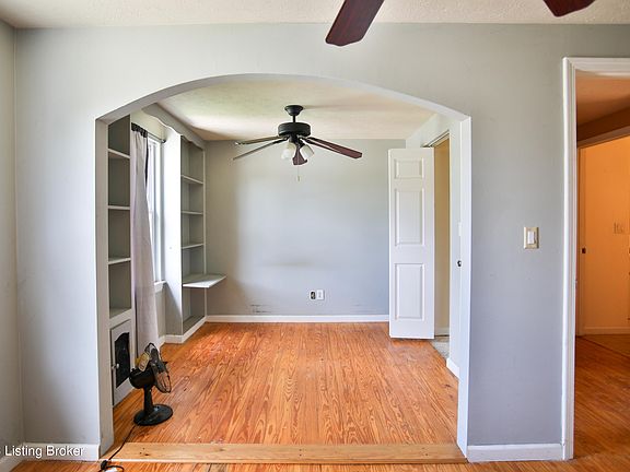 4th image of 4504 Micklenburg Ct