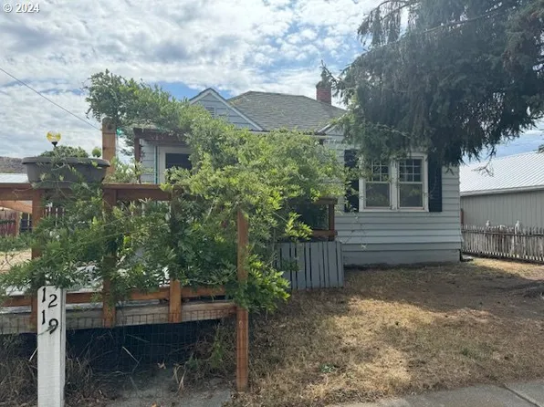 1219 Church St, Baker City, OR 97814