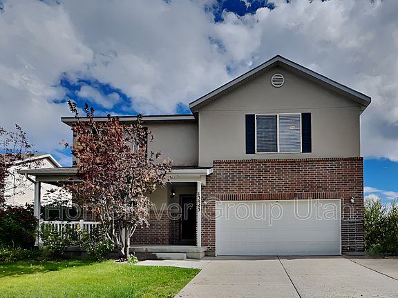 2nd image of 13843 S Kyle Earl Ln